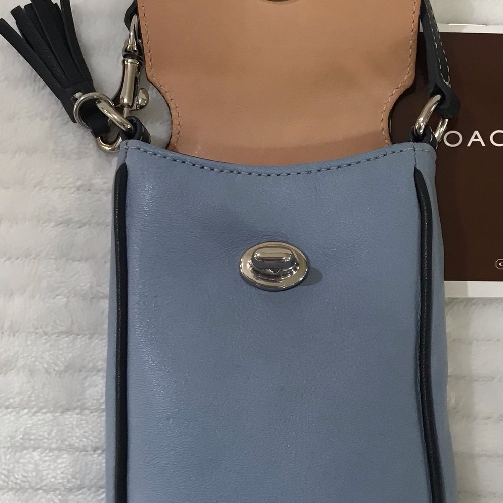 Coach NWT Vintage Womens Turn Closure Wristlet - Picture 4 of 7